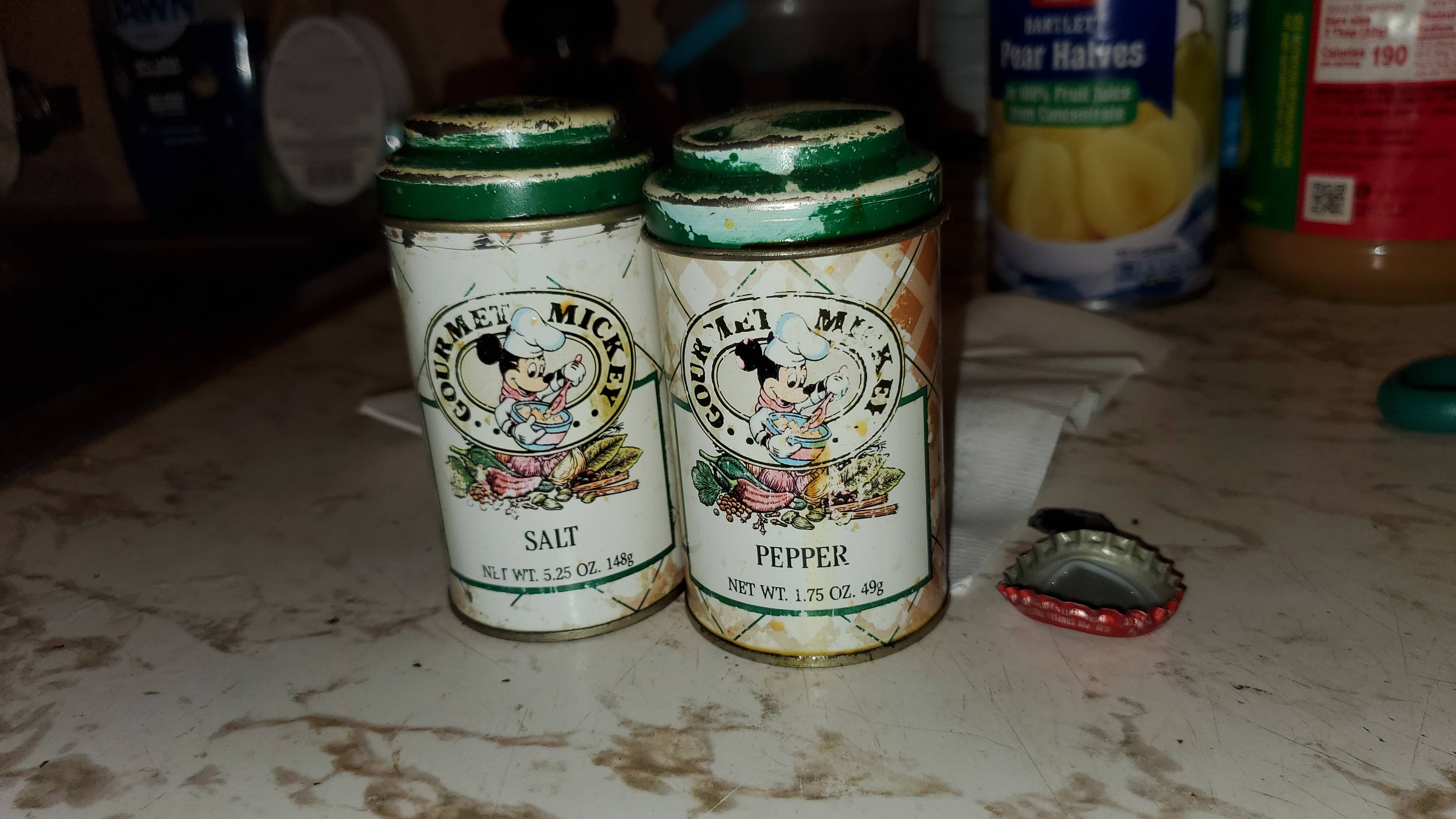 My 90 year old Nana's (Mexican Grandma) salt and pepper shakers Scrolller