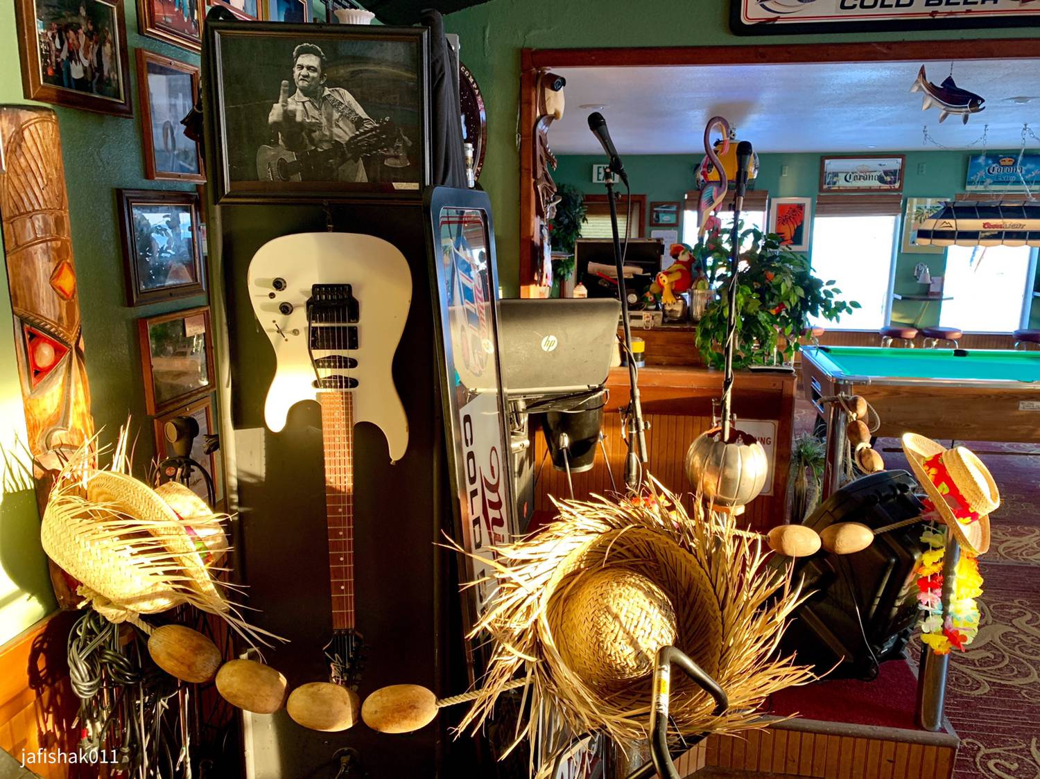 My favorite bar in AK | Scrolller