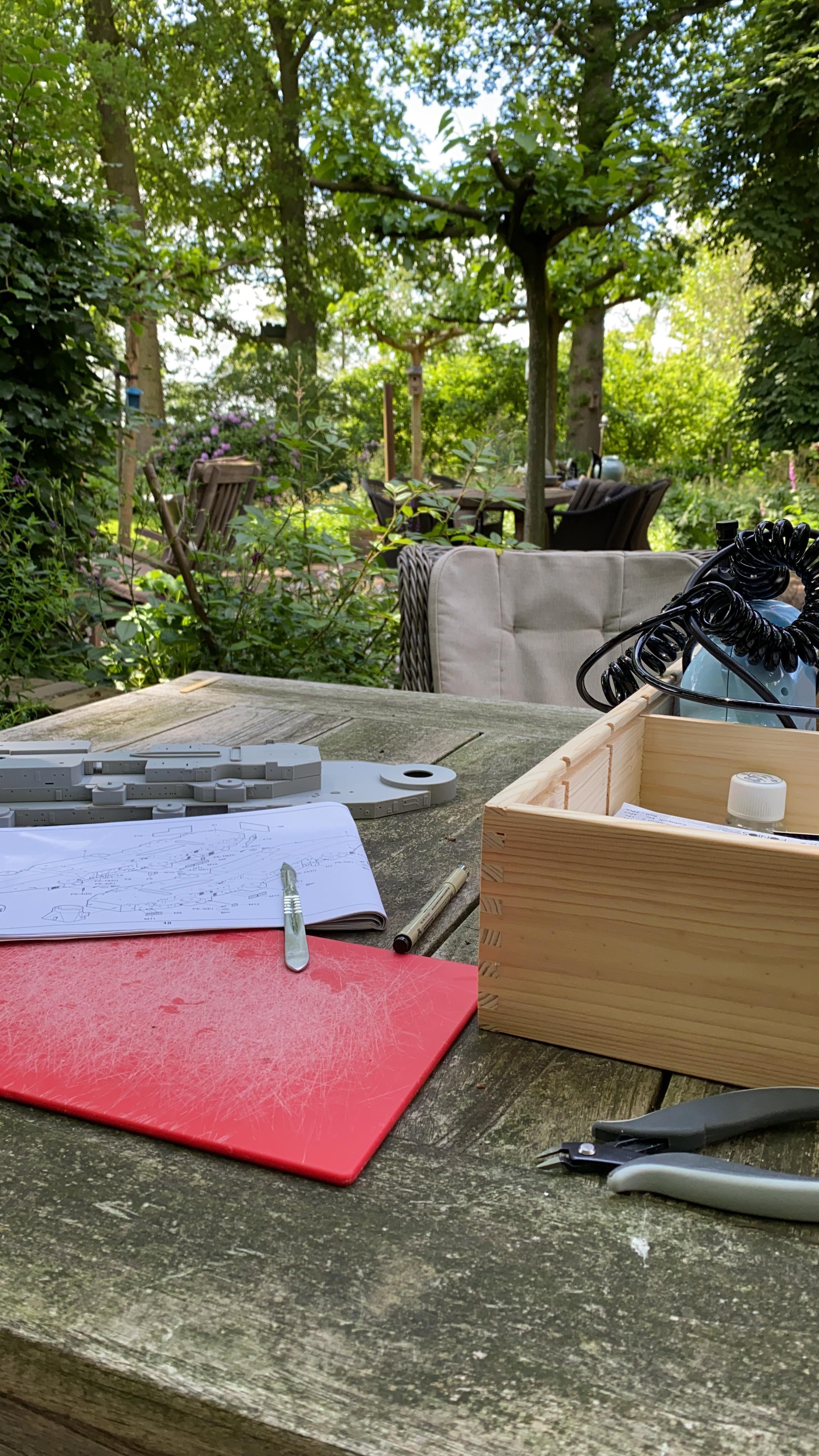 My modelling bench .. | Scrolller