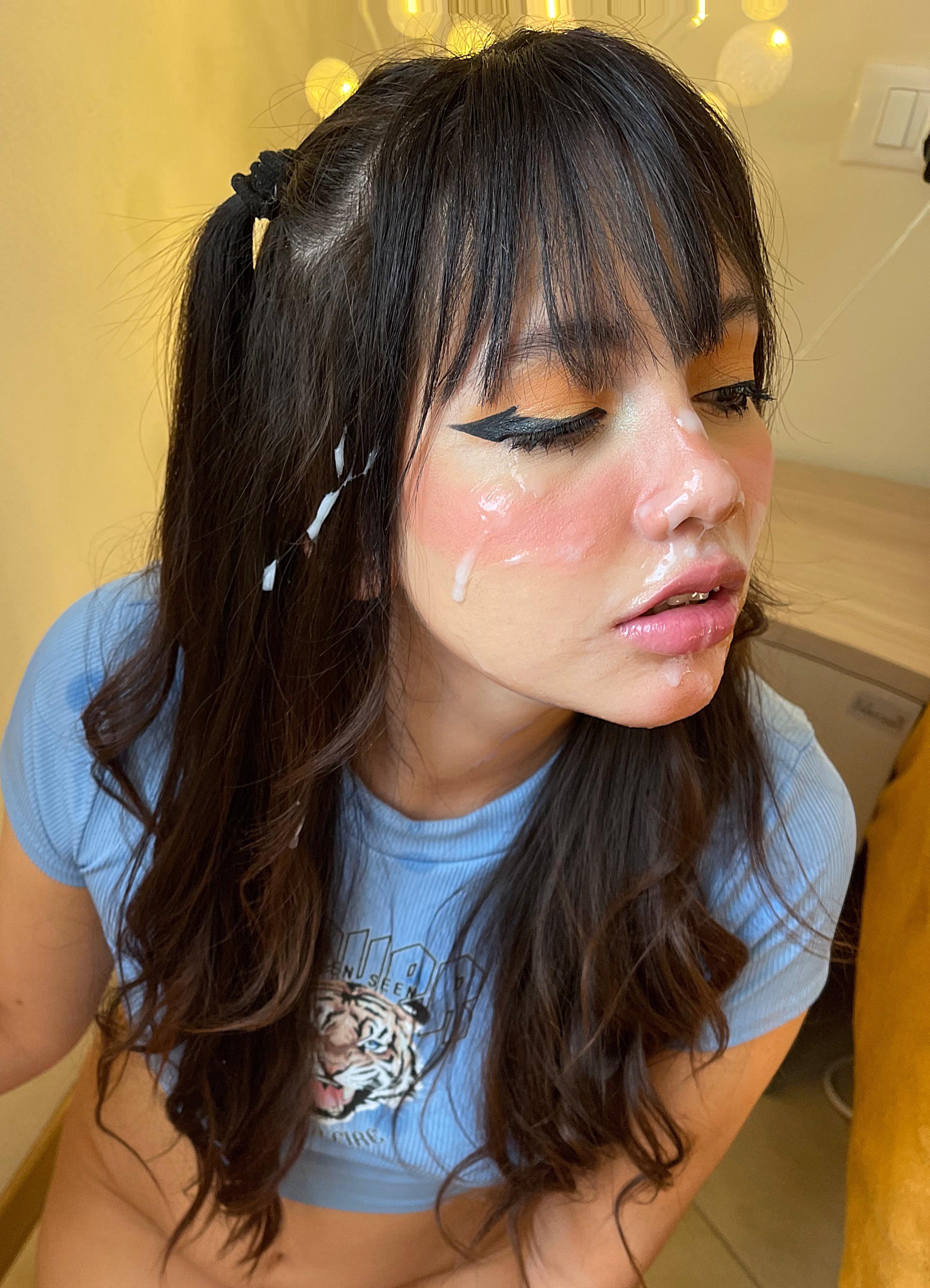 Discover more like Cumfacebabes: My OF is only $6 for the wekeend 💕 ✨ NO P...
