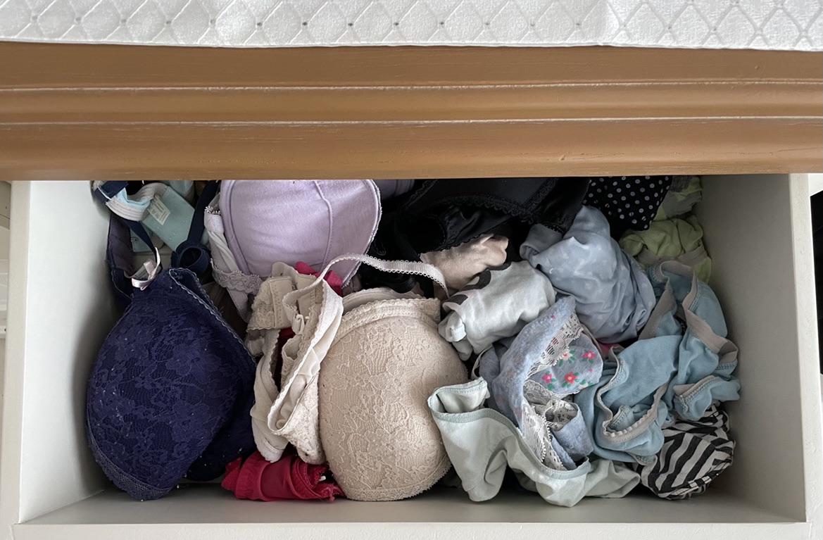 My Sister’s Drawer Scrolller