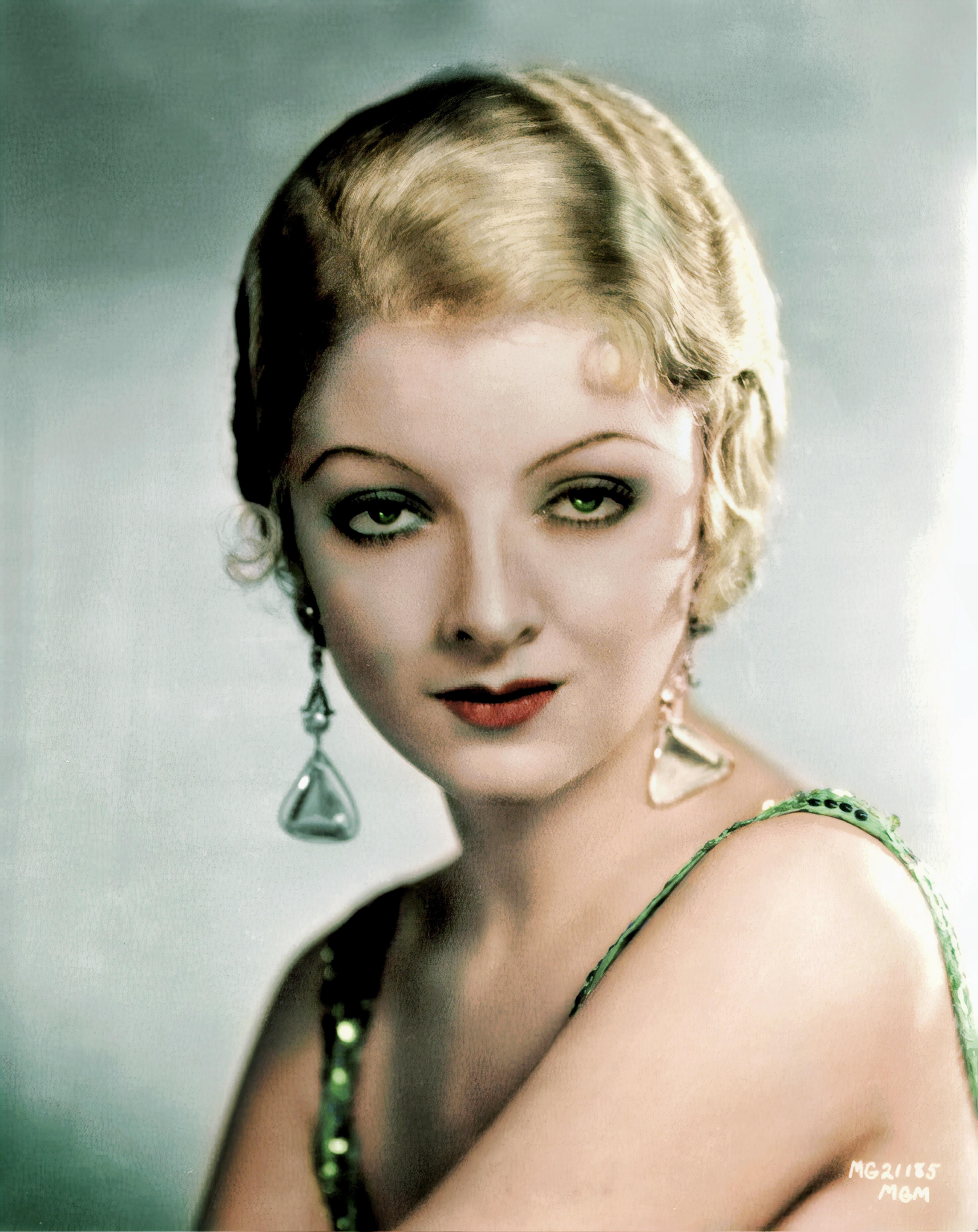 Myrna Loy Scrolller