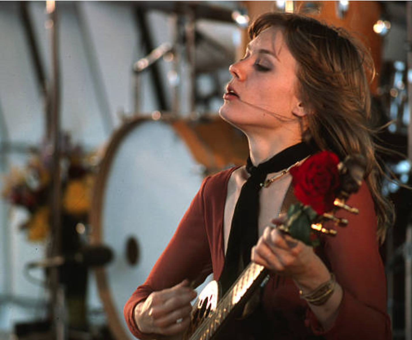 Nancy Wilson ("Heart") on stage, circa 1977 Scrolller