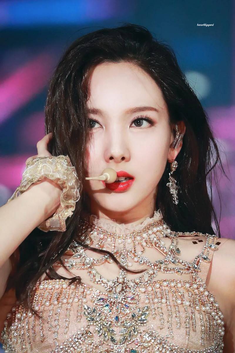 Nayeon | Scrolller