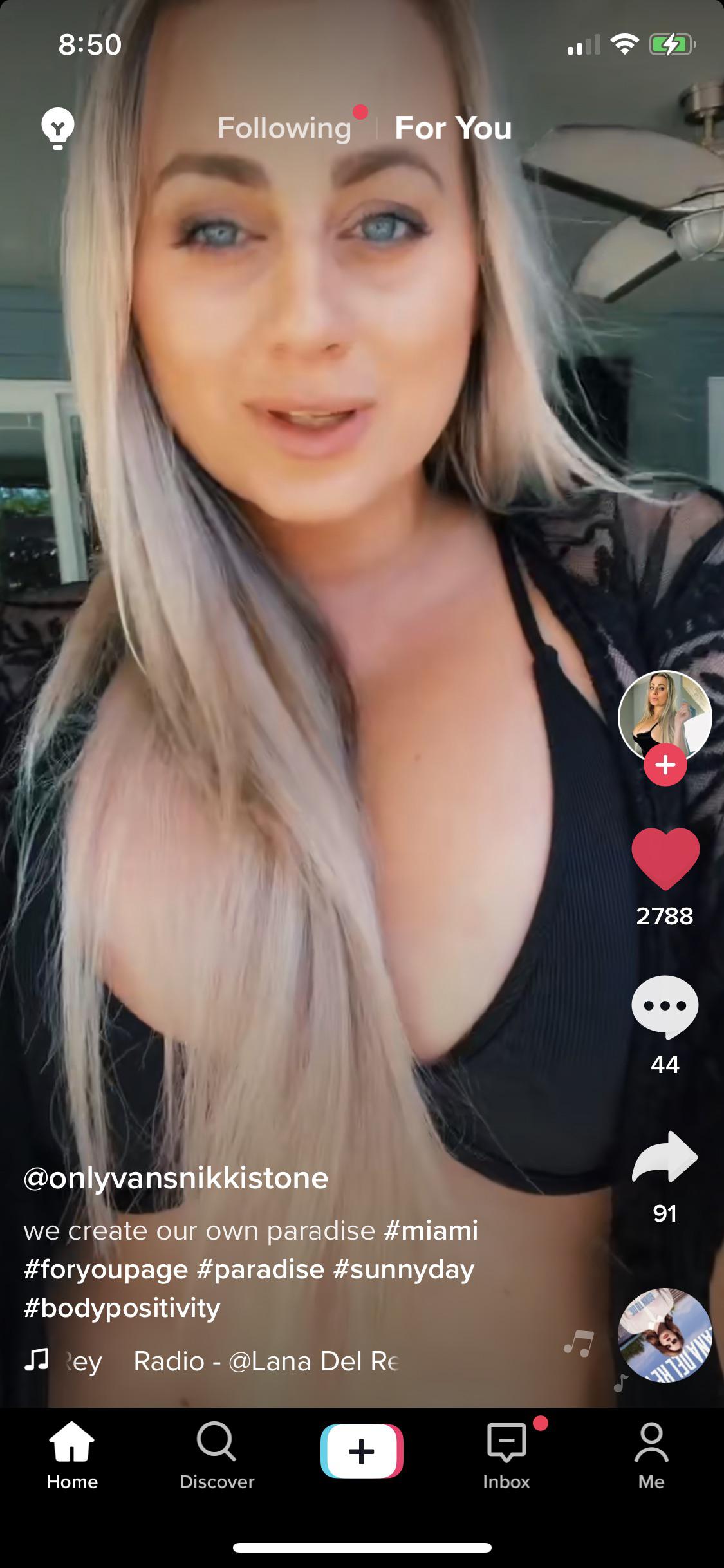 Nipslip | Scrolller