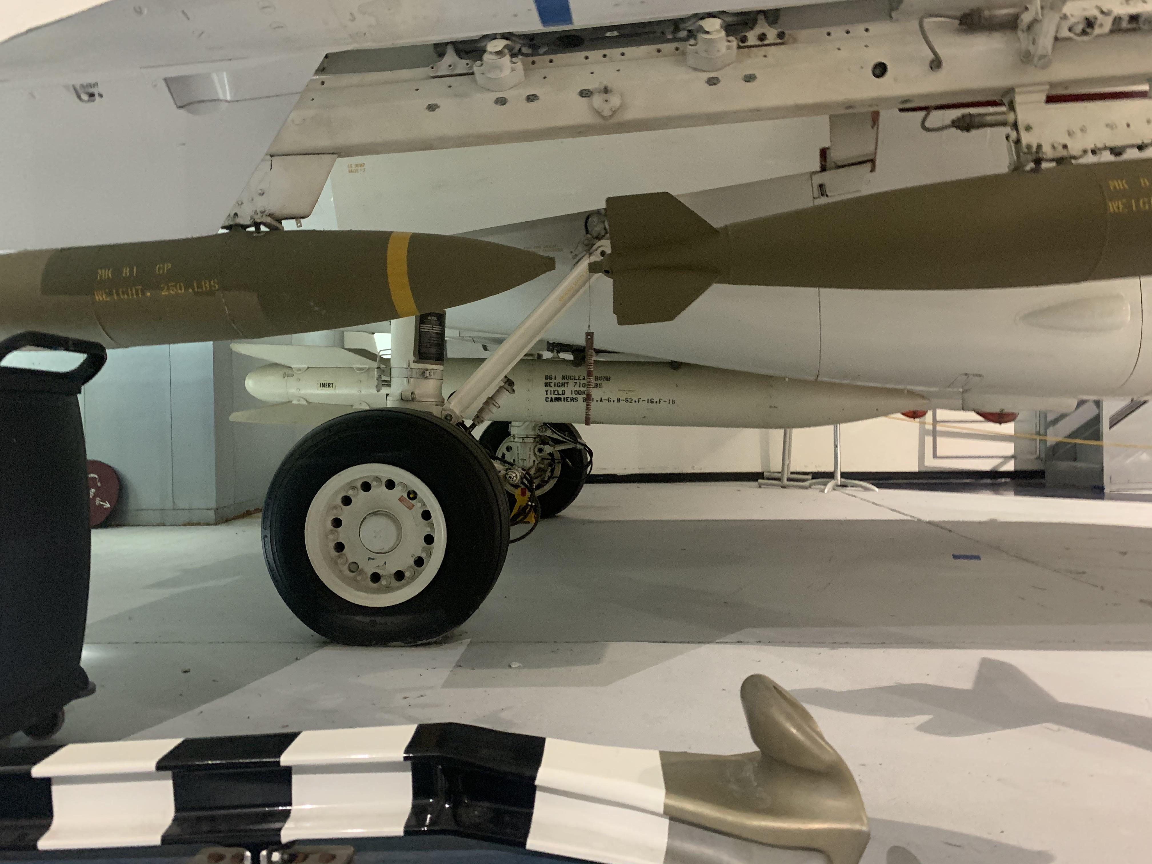 Nuclear bomb!!!!!! Scrolller