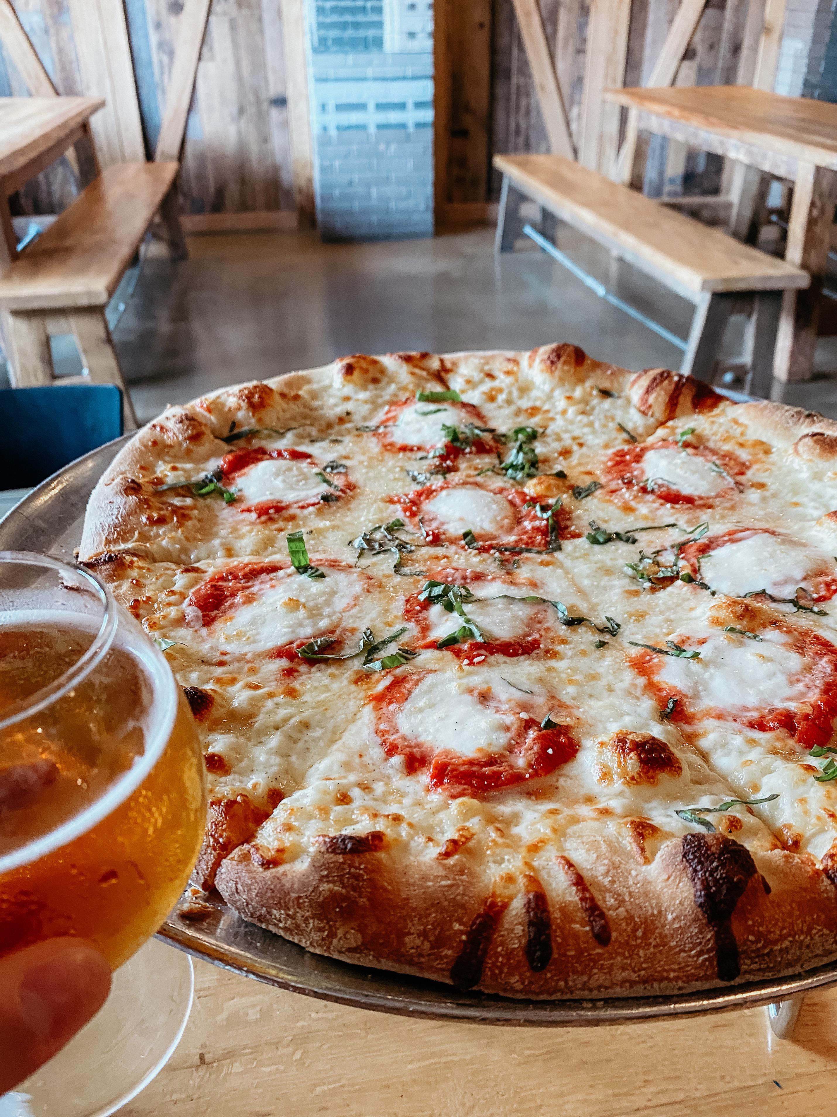 [OC] Pizza Margherita from Pies & Pints in Birmingham, AL Scrolller