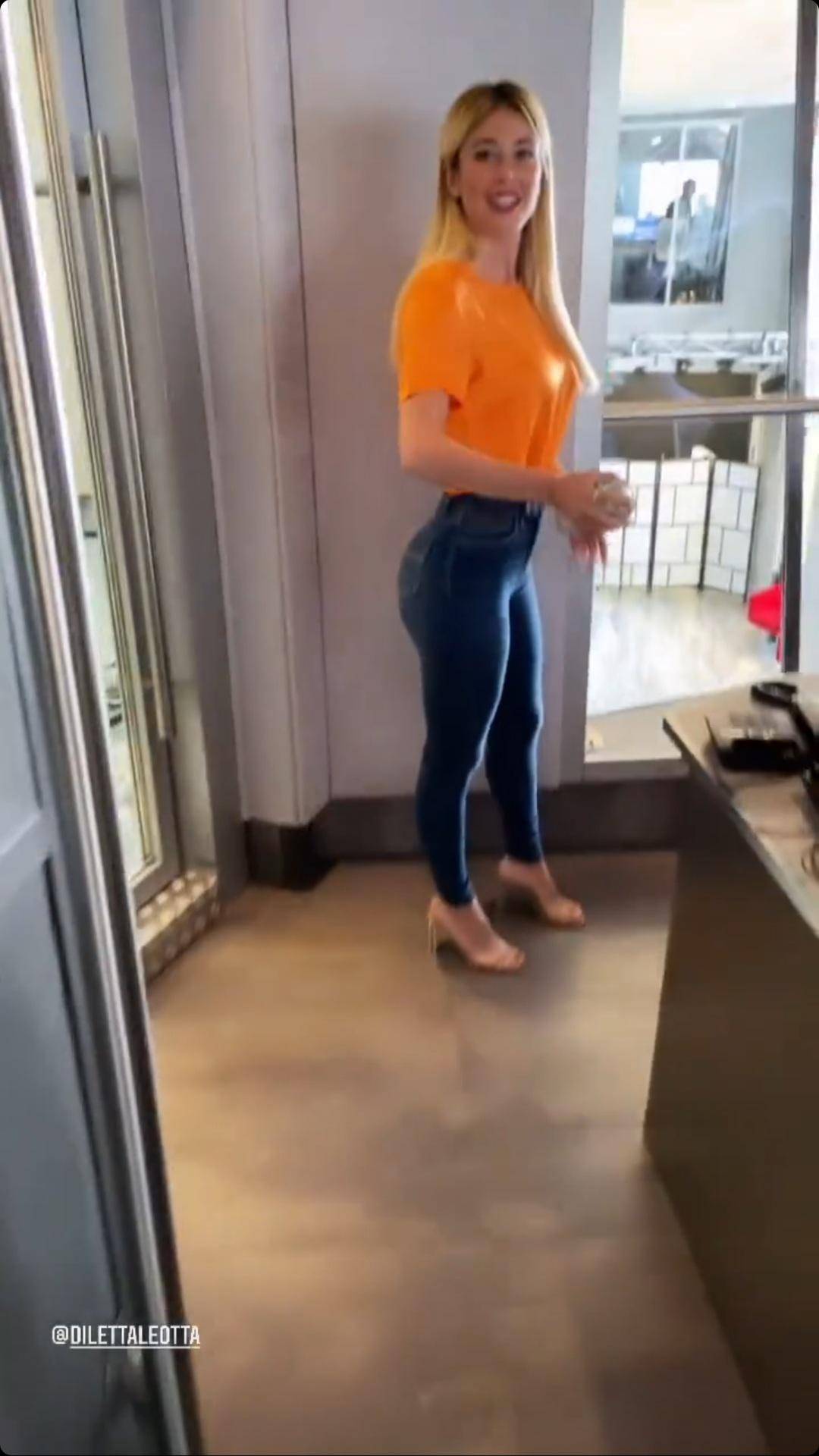 on-ig-story-scrolller