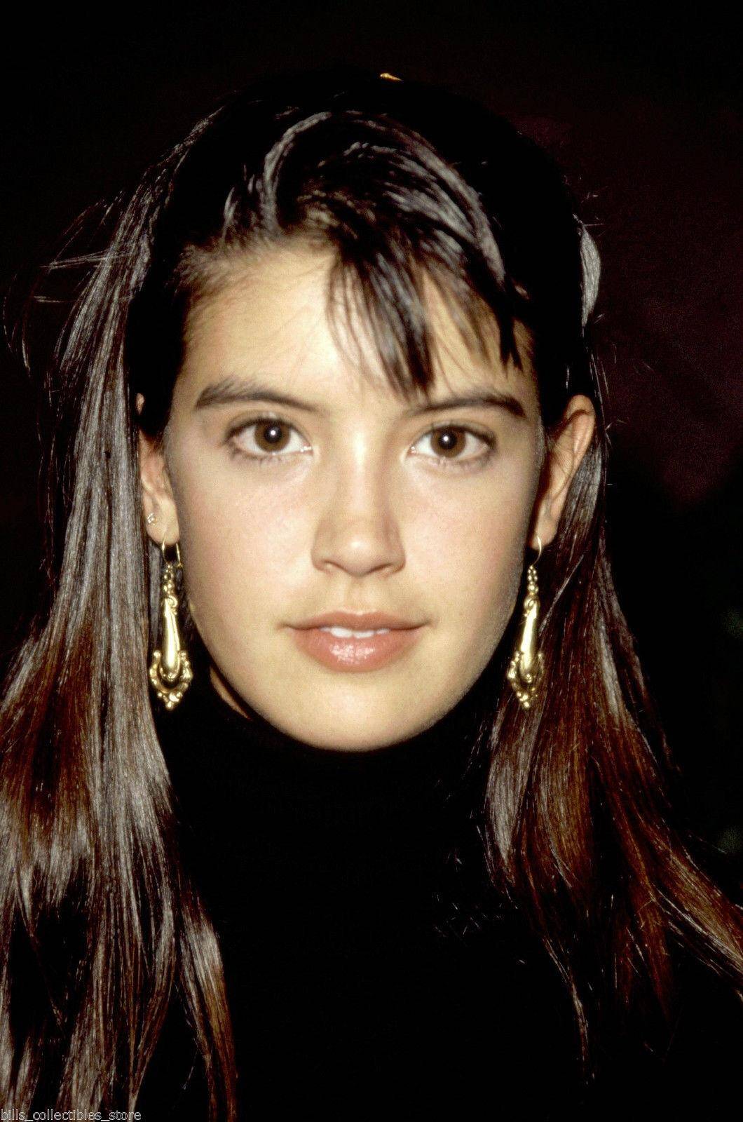 Phoebe Cates Scrolller