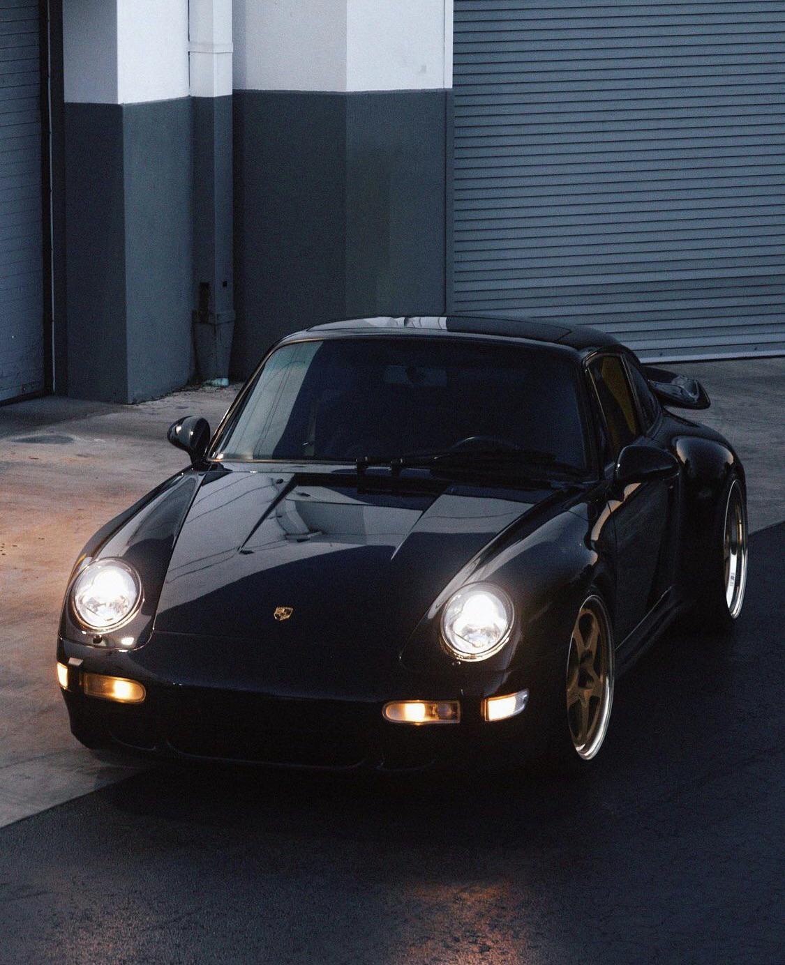 Porsche 911 Scrolller