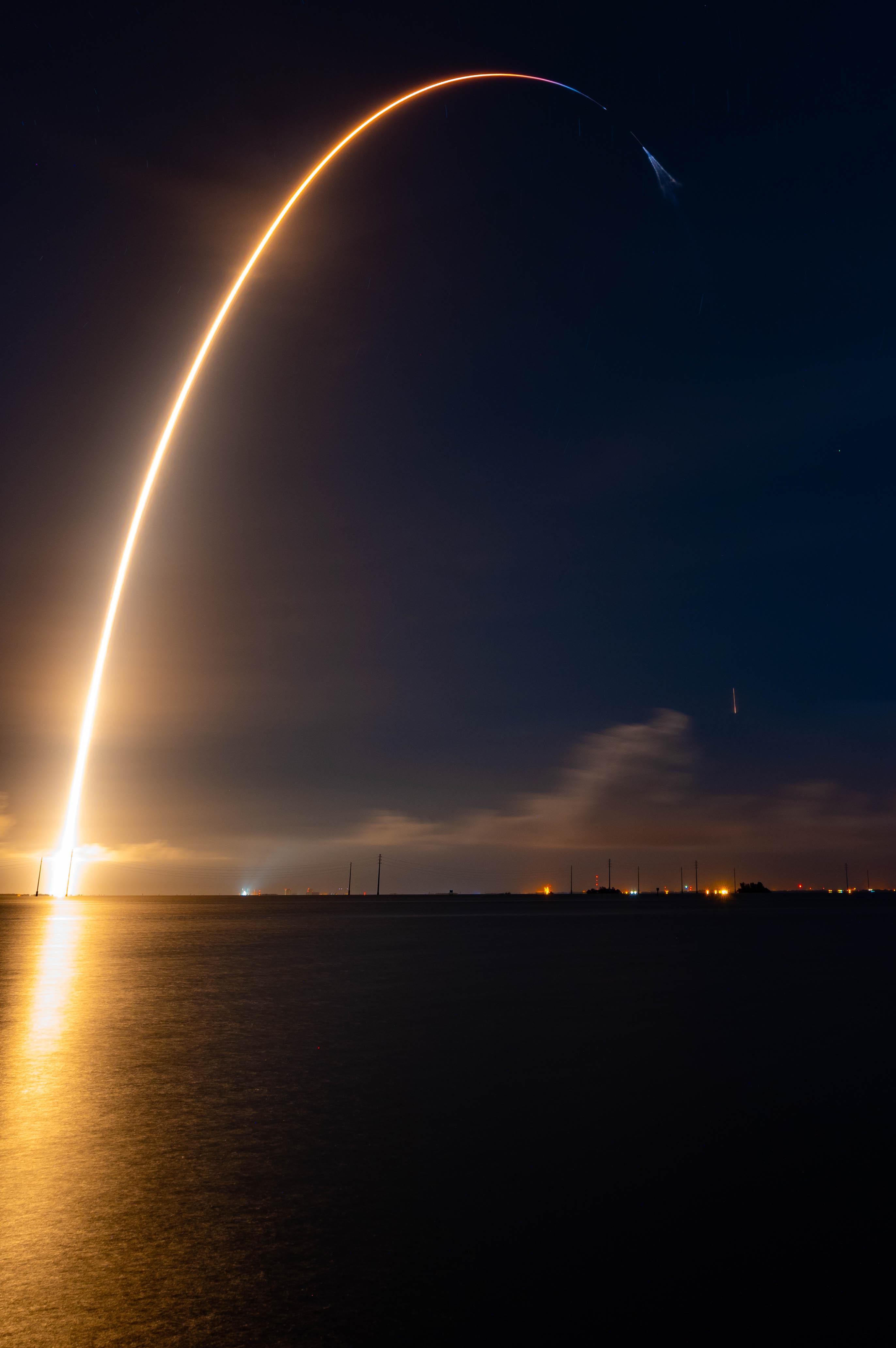 Rocket Launch Long Exposure - SpaceX CRS-23 | Scrolller