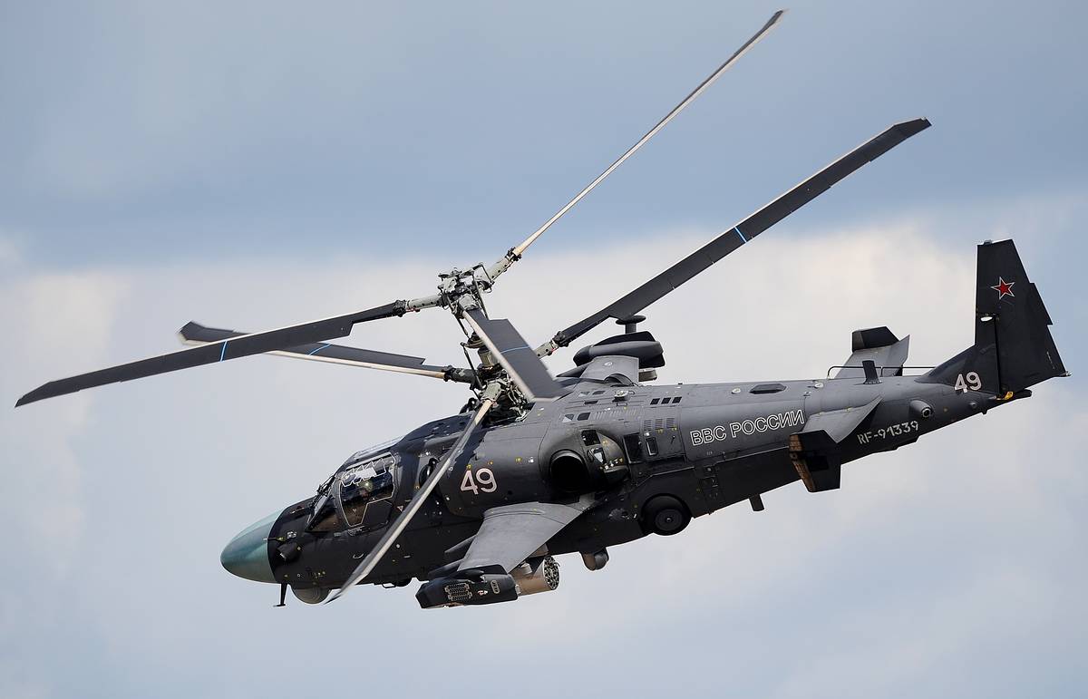 Russia’s upgraded Ka-52M combat helicopter makes debut flight | Scrolller