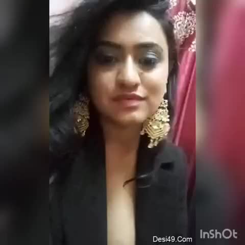 Sexy Indian model playing with boobs Full Video | Scrolller