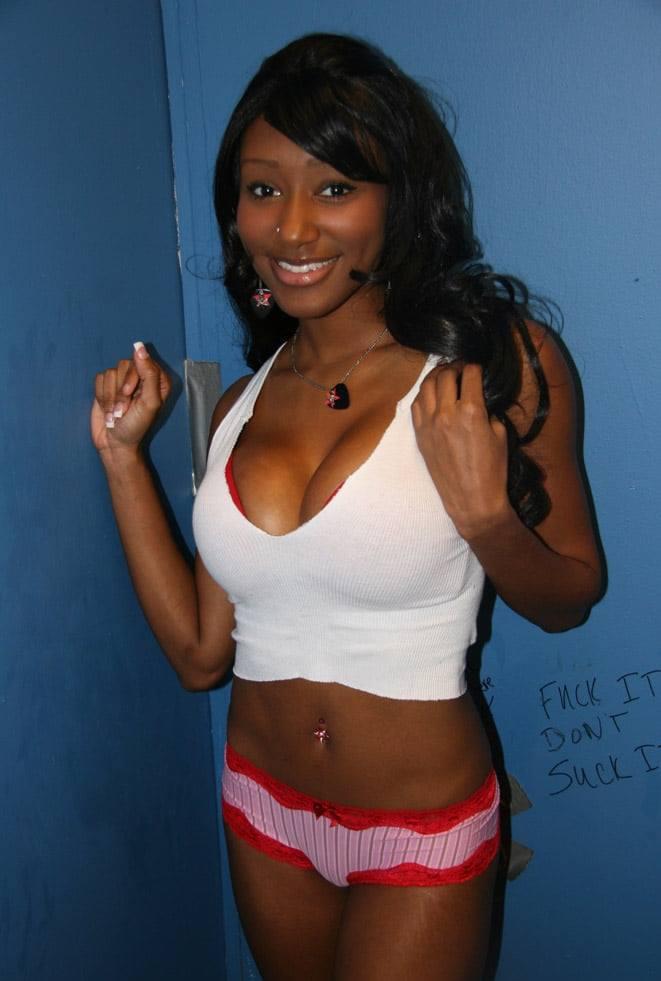 Shi Reeves | Scrolller