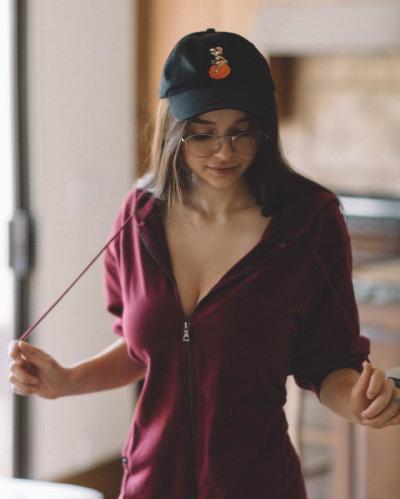 Sophie Mudd Scrolller