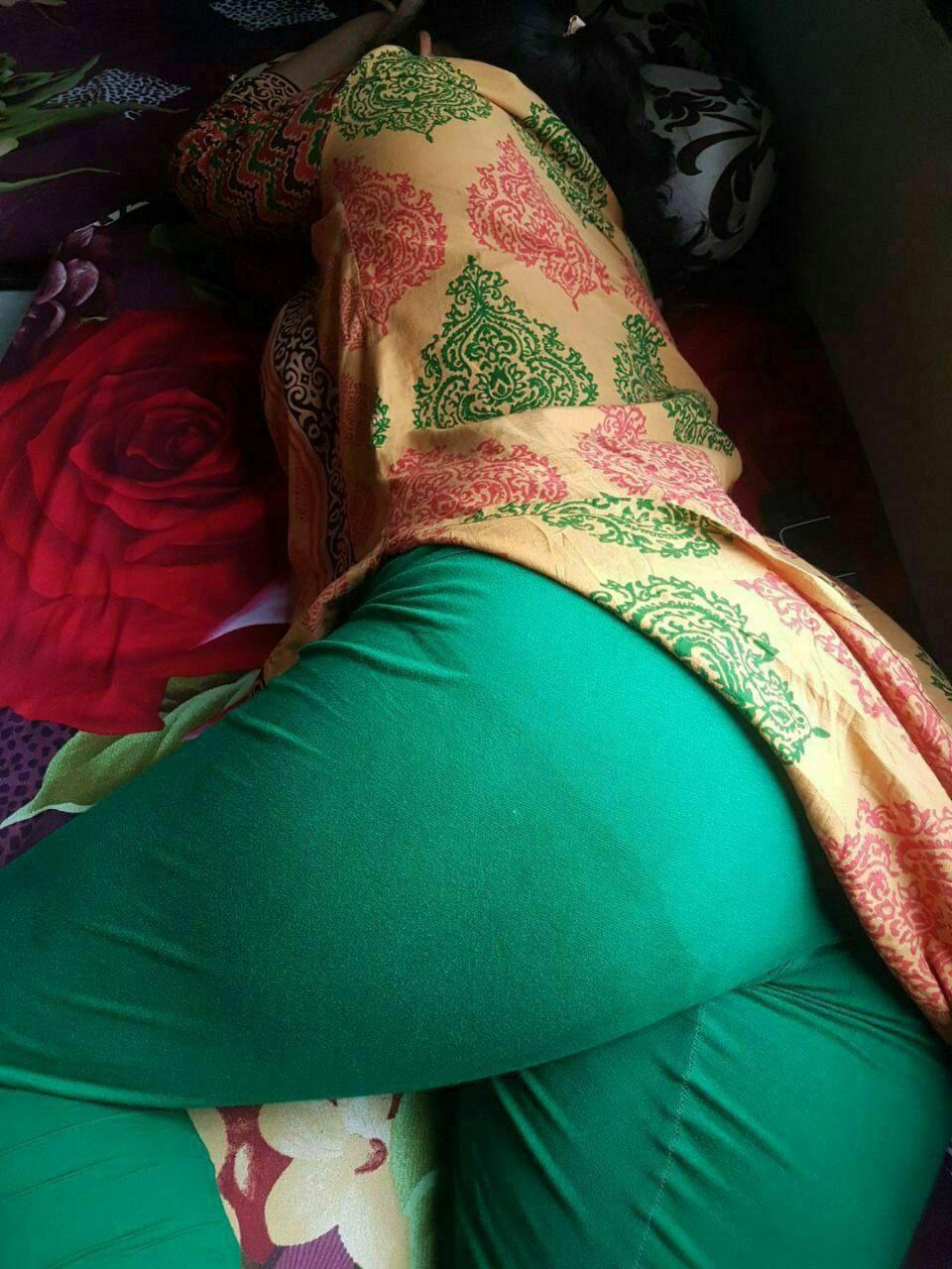 Soti hui maa kitni achi lgti hai 🍑🍆💦 Scrolller