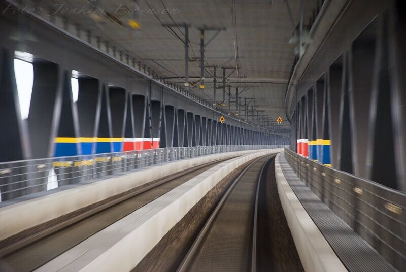 Swedish-Danish border on the Öresund-bridge | Scrolller