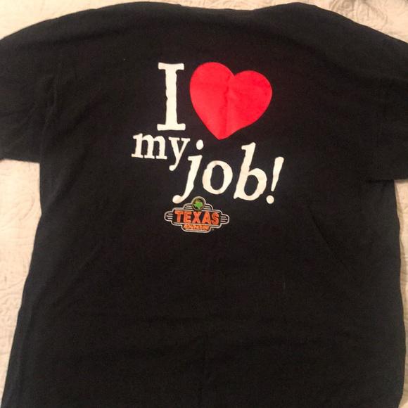 Texas Roadhouse makes all the employees wear this shirt: Scrolller