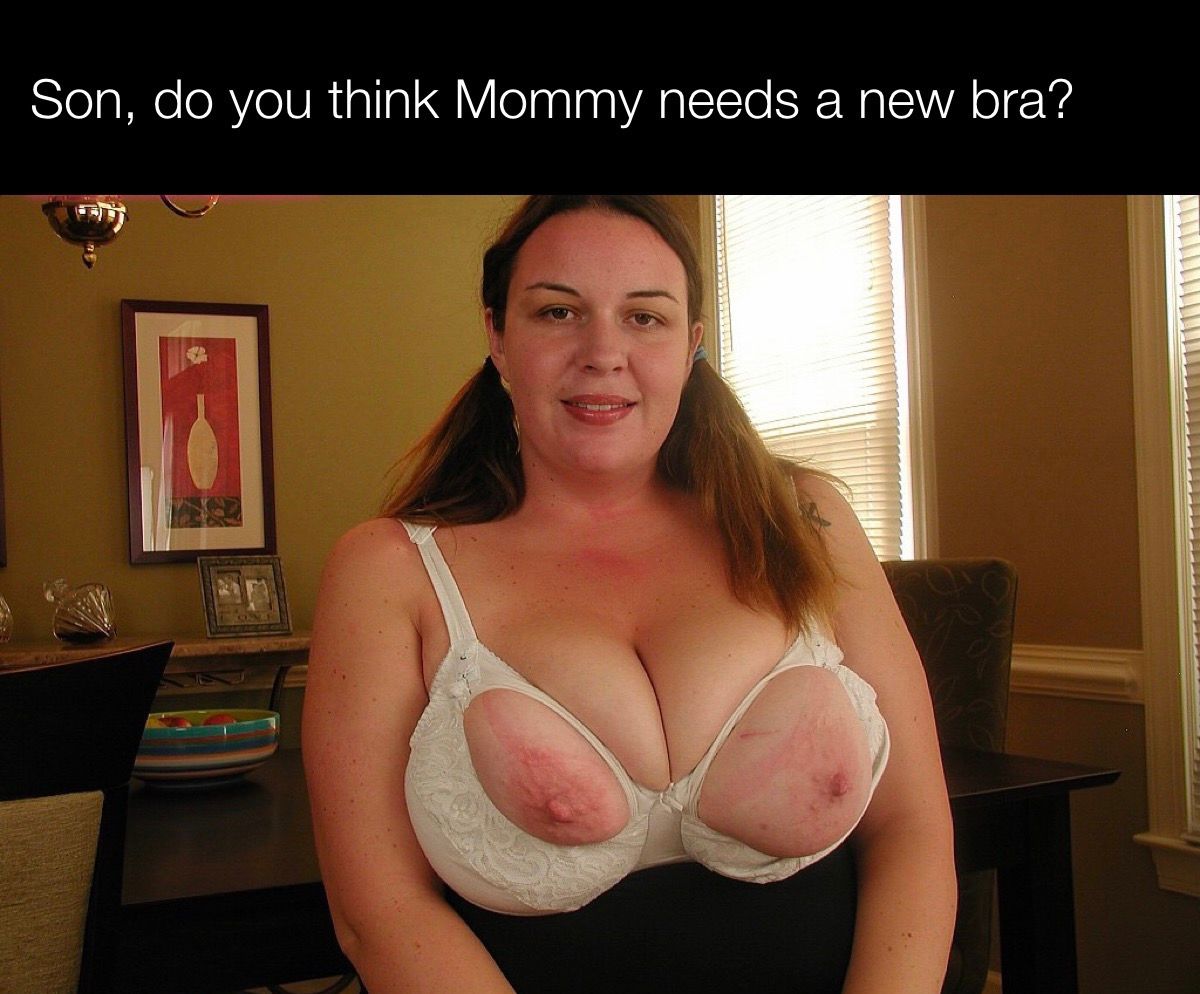 Saggy tits in bra - porn model