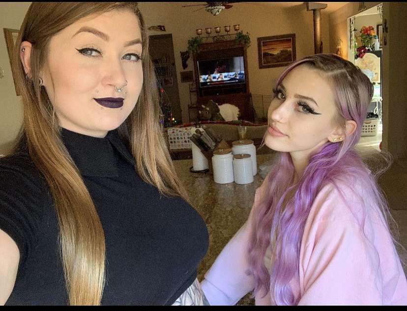 Wanna talk about my gf and her sister? Kik hornyboyfub Scrolller