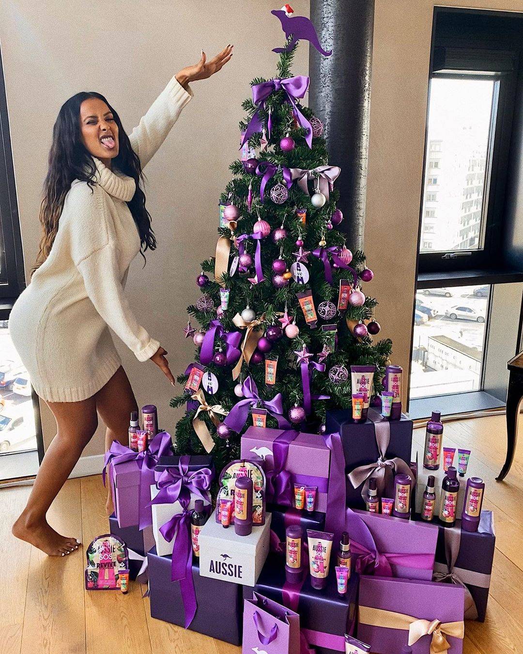 What A Stunner Scrolller