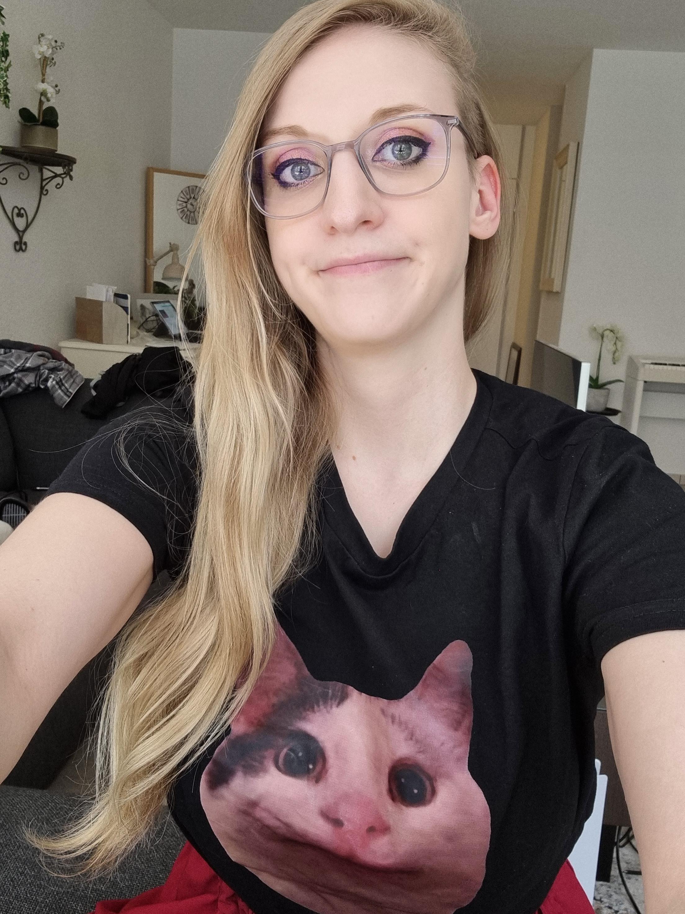 When your shirt is mood 👀 Scrolller