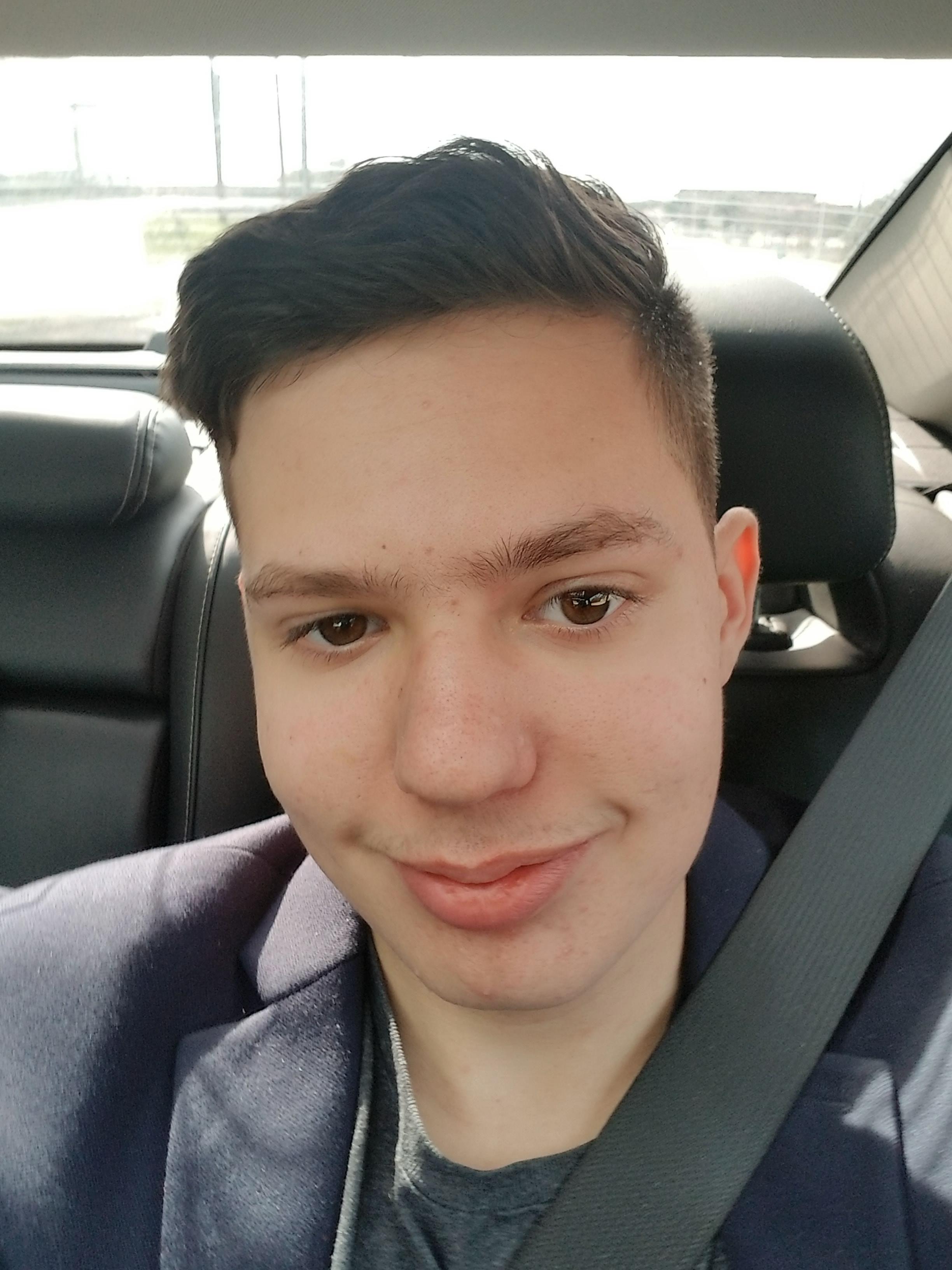 Who Do I Look Like Scrolller