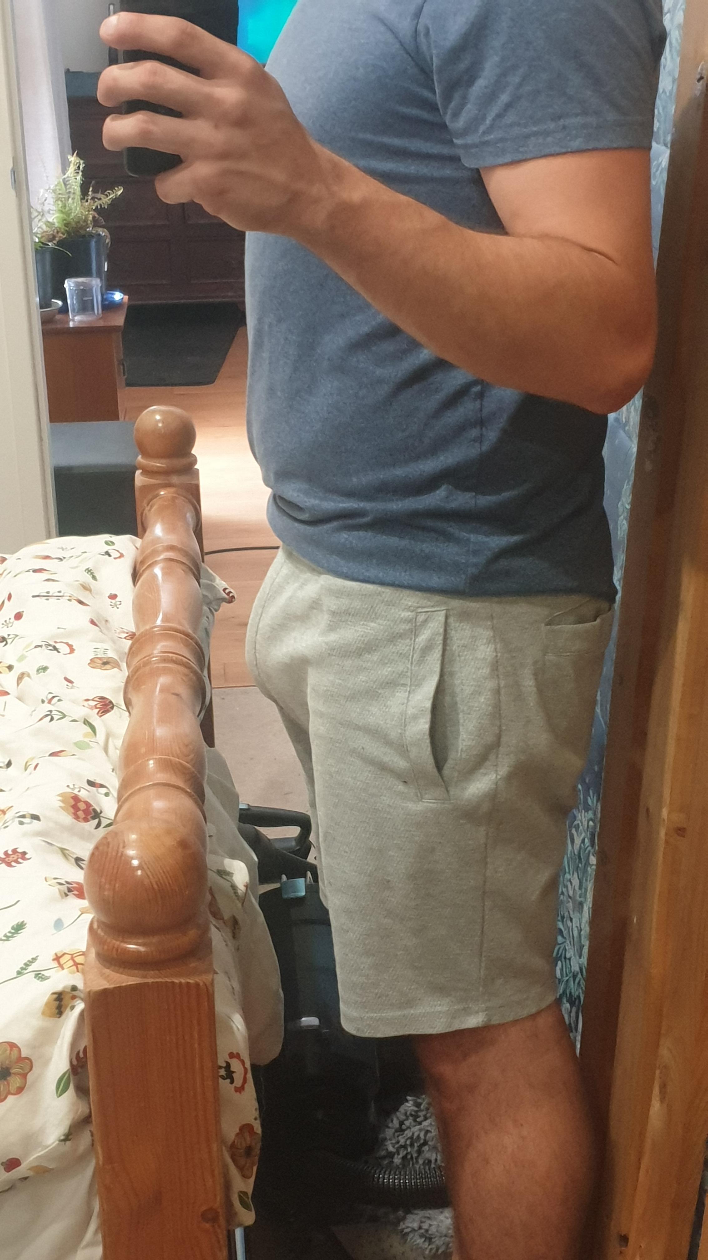 Why I can't wear fitted pants Scrolller