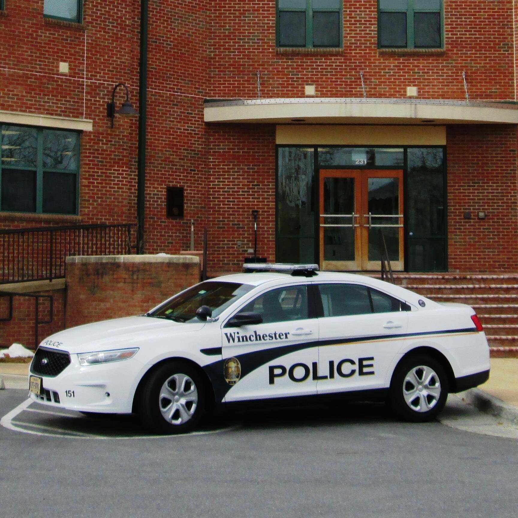 Winchester Police Virginia. Ford Taurus Police Interceptor. Scrolller