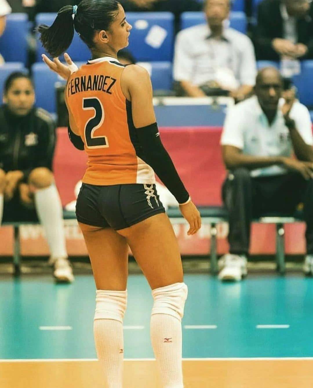 Winifer Fernandez, The Dominican Volleyball player | Scrolller