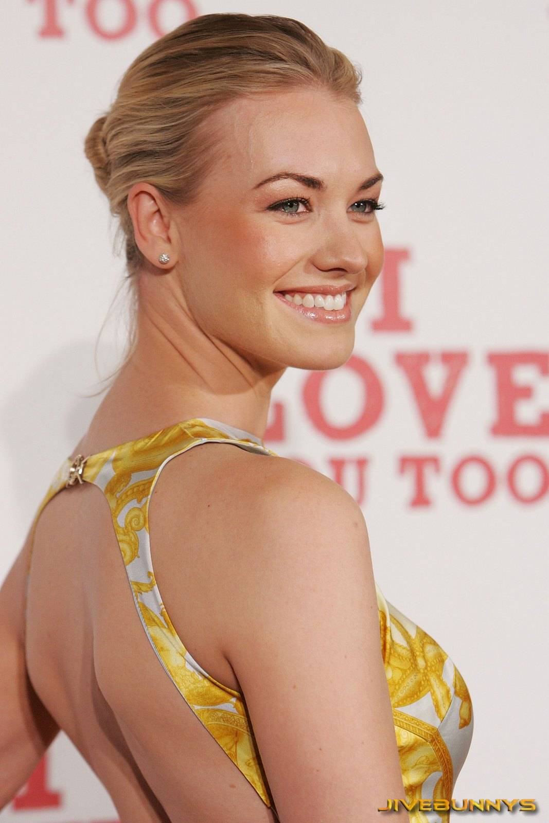 Yvonne Strahovski | Scrolller