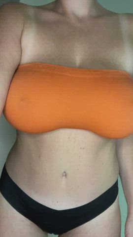 Mom of one with all natural boobies | Scrolller
