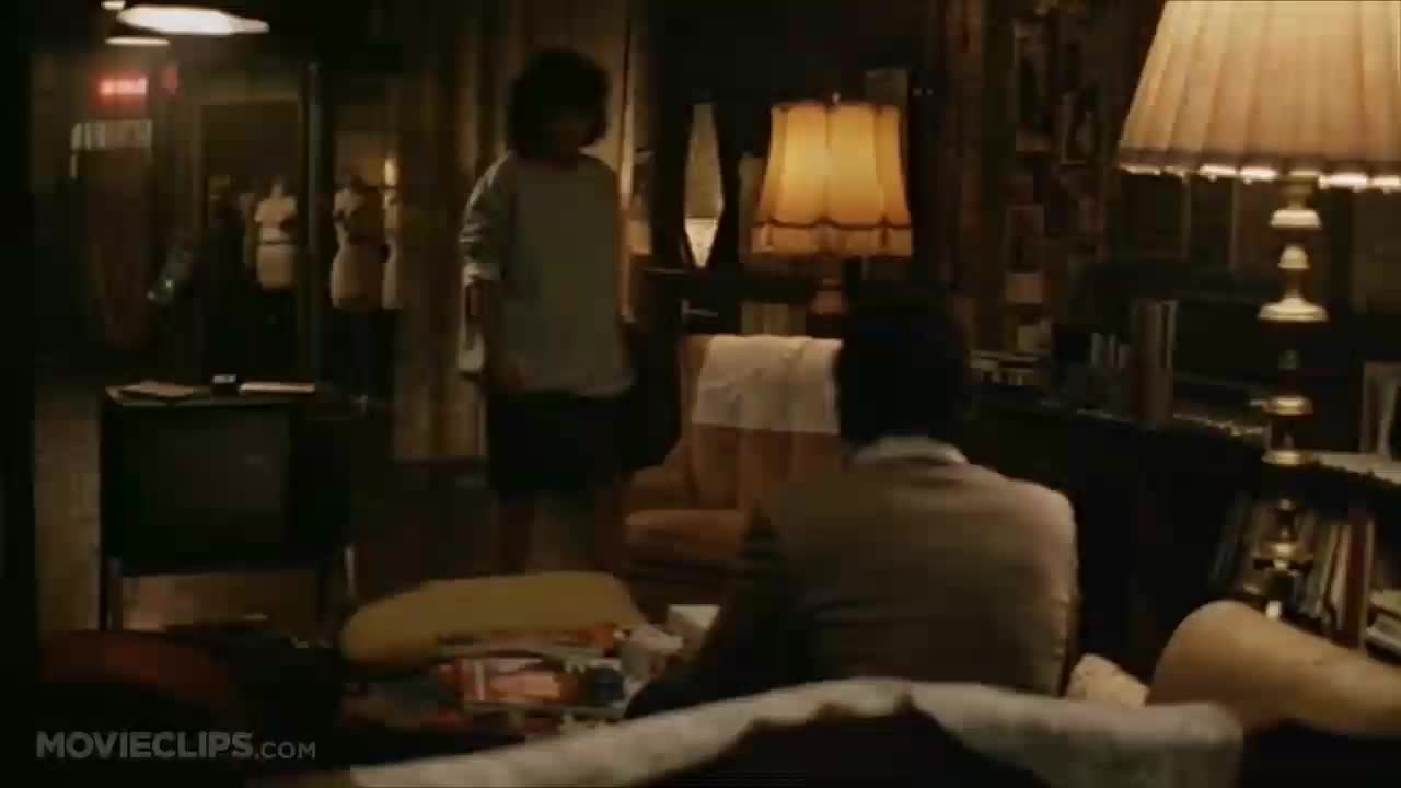 Jennifer Beal removes her bra Scrolller