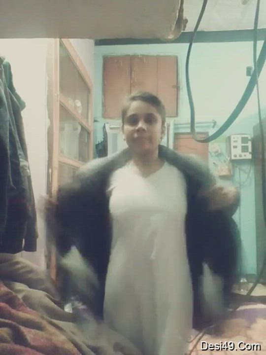 Desi Village Girl phone Hacked and accessed cam seen undressing 🔞😍💦