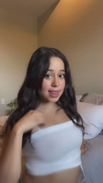 Dania Vega Scrolller