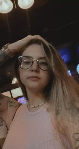 Her first time kissing her best friend | Scrolller