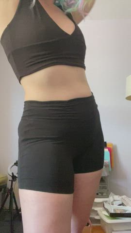 Cum say hi if you like cute, perky titty drops :) | Scrolller