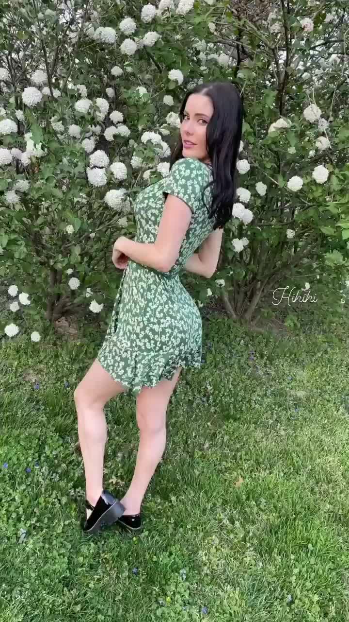 Erin Olash Scrolller