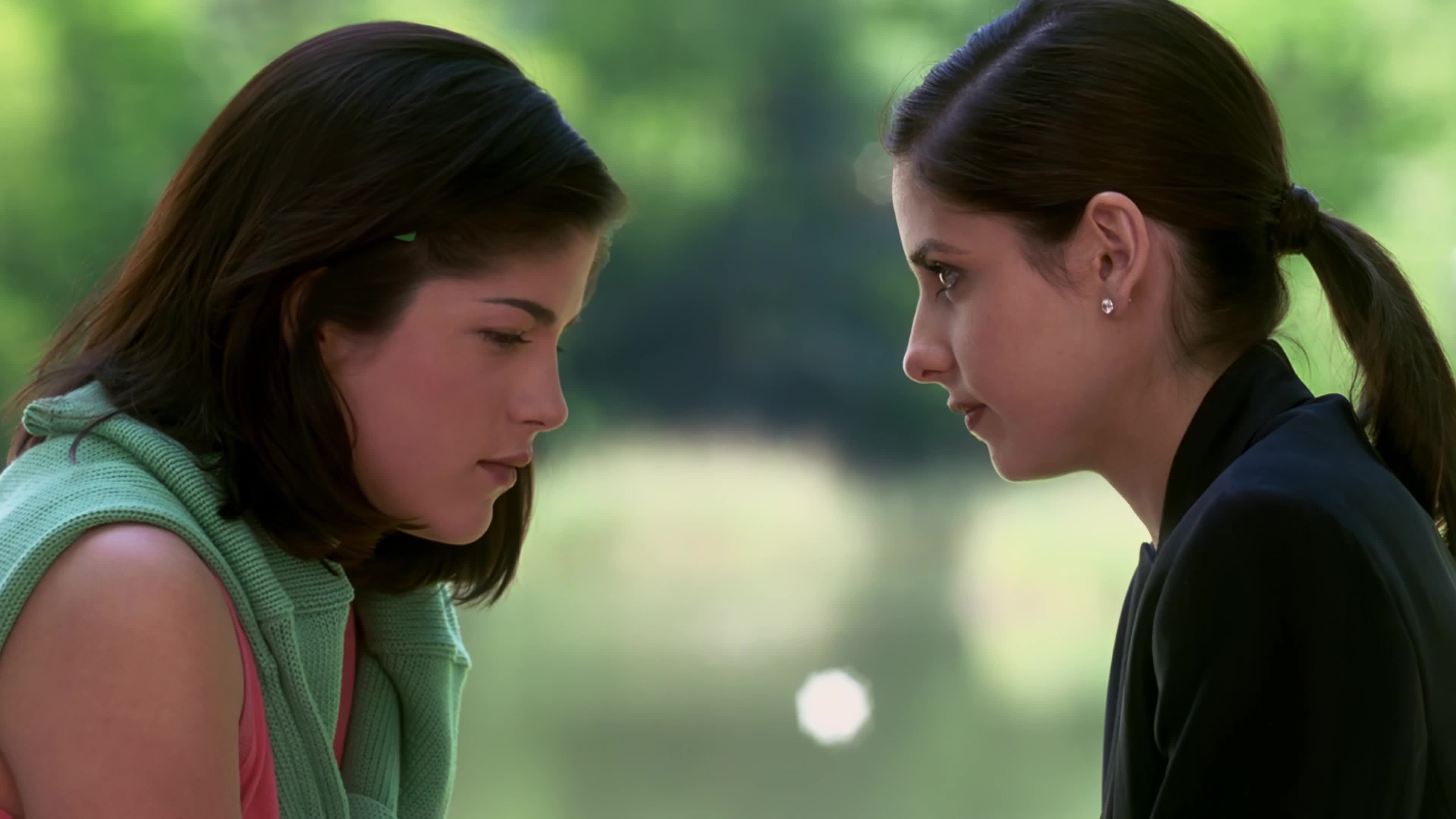 Selma Blair and Sarah Michelle Gellar, Cruel Intentions, 1999 | Scrolller