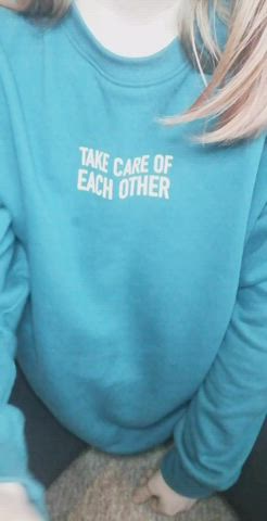 Does my jumper hide how big they are? Scrolller