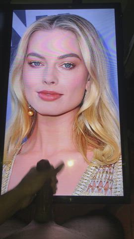 Make me Cum for Goddess Margot, send me face & Cleavage pics to blast