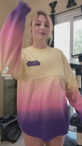 She has really big boobs that you don't deserve Scrolller