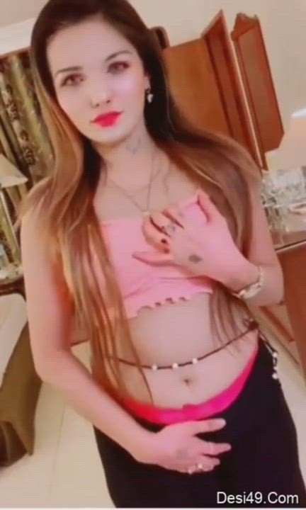 Beautiful 😍girl show 💋niples Videos | Scrolller