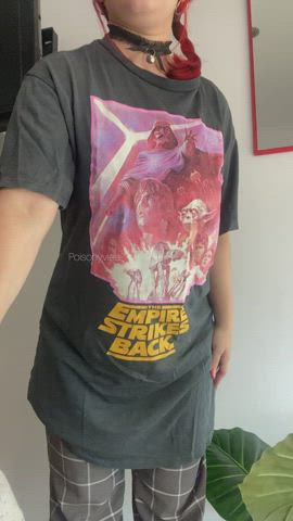 Revealing my big tittys to make your Sunday better | Scrolller