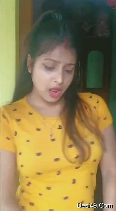 Sexxxxyyy Desi Babe Dancing N Then Showing Us Everything 🔥🔥🔥 ️ ️ ️ Scrolller