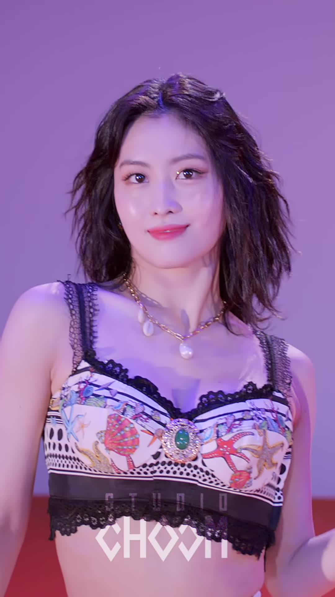 Momo - b&w top, alcohol free outfit, studio choom | Scrolller