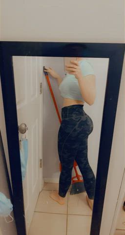 slim with a booty 💕 | Scrolller