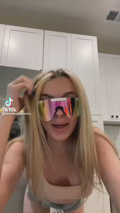 Katie Pardon Scrolller