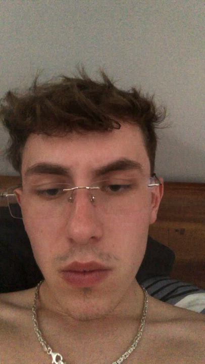 Who Want to make me cum on my chest with vc or snaps??😋😈 | Scrolller