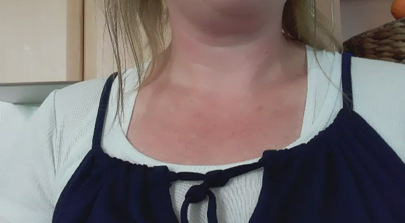 36f playing with my hard nipples Scrolller